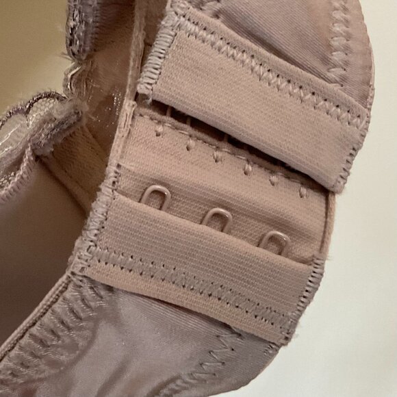 PLAYTEX SECRETS Women's Underwire Bra NWT Size 36B - Picture 2 of 8